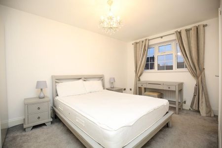 4 bedroom detached house to rent - Photo 4