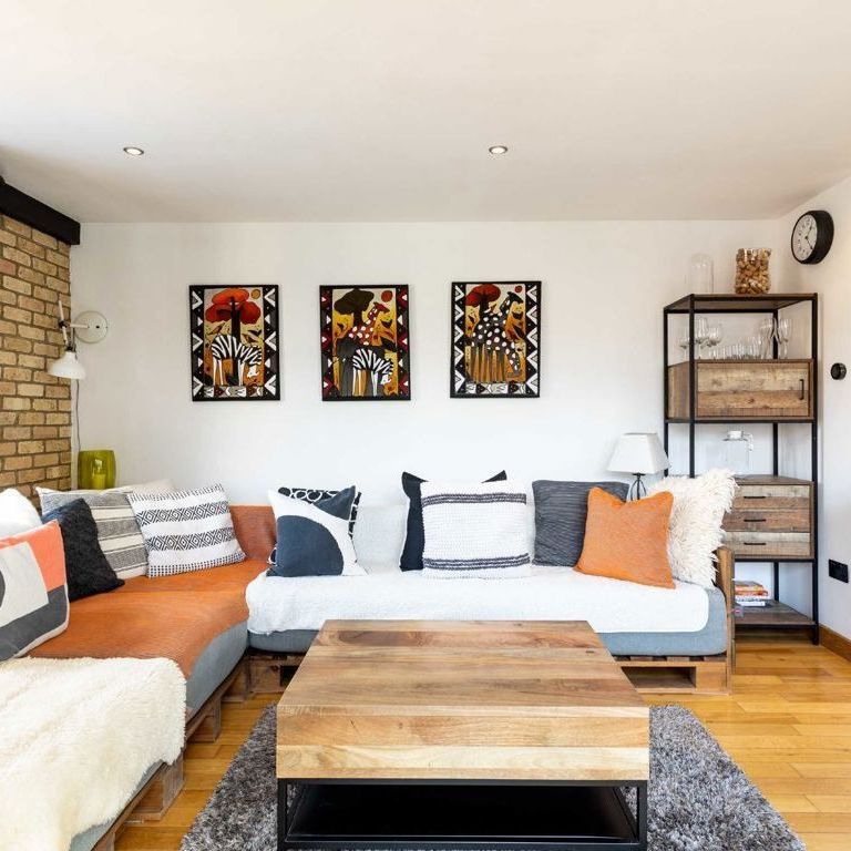 Southwark Bridge Road - Photo 1