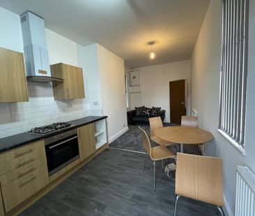 2 bedroom flat to rent - Photo 4