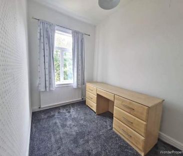 2 bedroom property to rent in Oldham - Photo 3