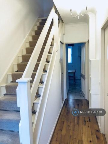 2 bedroom maisonette to rent - Photo 4