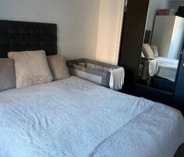 2 Bed Flat, Quilter Close, LU3 - Photo 4