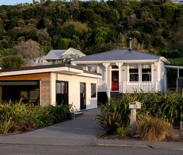 Oh so close to the beach! - Photo 4