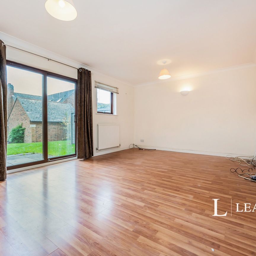 5 bedroom house to rent Hindemith Gardens, Old Farm Park, MK7 - Photo 1