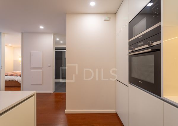 Apartamento T1 com varanda - Novo - Casa da Musica - Rotunda Boavista