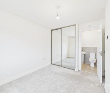 3 bedroom semi-detached to let - Photo 4