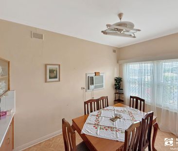 Centrally Located Family Home - Photo 6