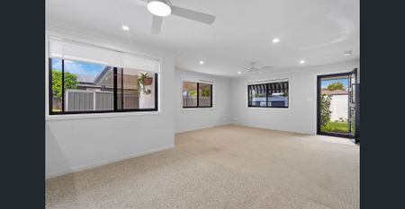 VERSATILE LAYOUT, LARGE WORKSHOP/SHED, GREAT ENTERTAINER, CENTRAL LOCATION & SOLAR! - Photo 2