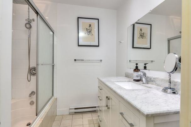 Condo for rent, Montréal (Ville-Marie) - Photo 1