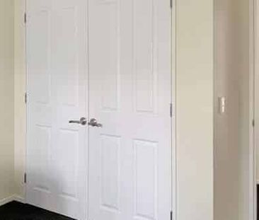 LEVIN- 4 BEDROOM - Photo 5