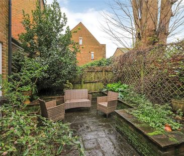 3 bedroom terraced house to rent - Photo 3