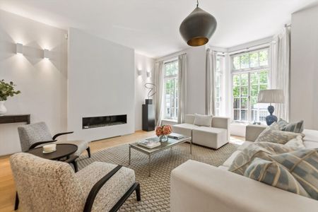 An exceptional contemporary family house with garden and terrace in the heart of Chelsea - Photo 5