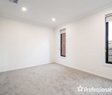 51B Allanfield Crescent, Boronia VIC 3155 - Photo 6