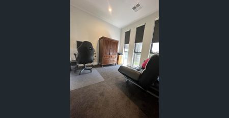 GREAT WELL MAINTAINED FAMILY HOME WITH SOLAR COULD BE YOURS - Photo 5