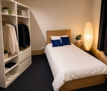 Large Dorm Room - Photo 4