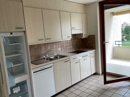 "Wohnung im Grünen mit 2 Balkonen in der nähe vom Bahnhof und Einkaufsm" - Photo 1