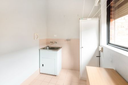 Bright, Friendly & Modern Three Bedroom Home in a Sought-After Location - Photo 3