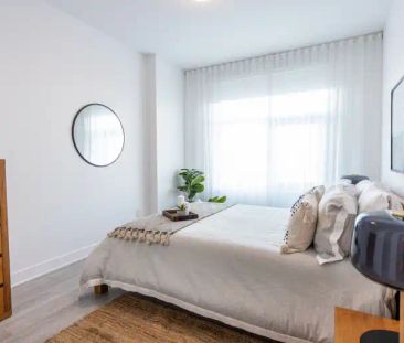 Le Teck | 900 Cure-Labelle Boulevard, Laval - Photo 1