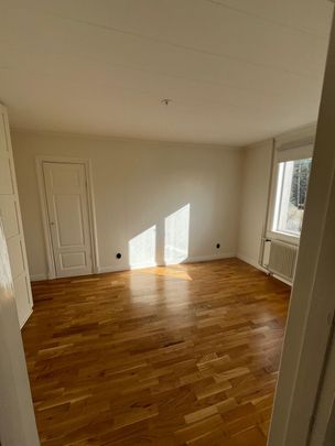 Hakunge Säteri, Brottby - Foto 1