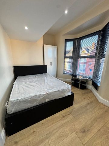 Room in a Shared House, Luxmore Road, L4 - Photo 4