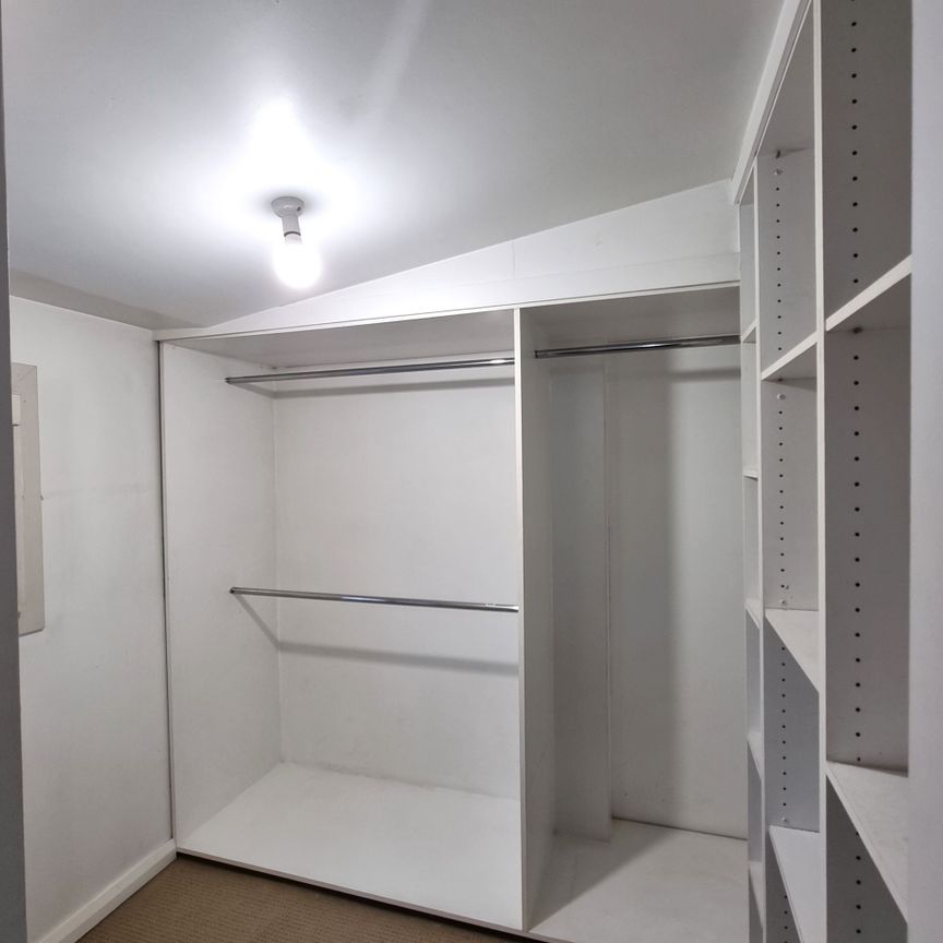 Three bedrooms Townhouse for Rent - Photo 1