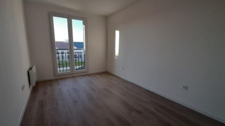 location Appartement T2 DE 50.1m² À CHALIFERT - Photo 2