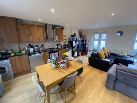 2 Bed Flat, Mill Lane, NW6 - Photo 3