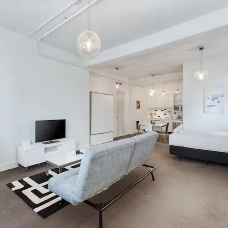 Living With Style - Photo 1