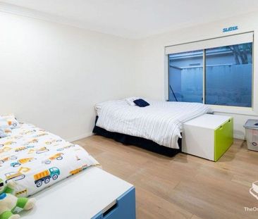 Resort Living Meets Family Comfort â A Rare Gem in Hope Island Re... - Photo 6