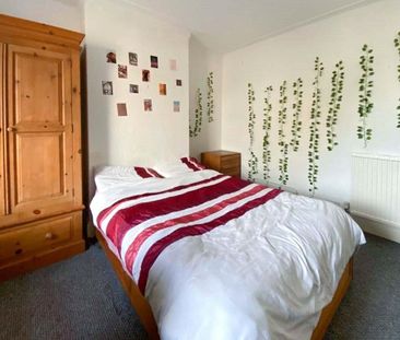 3 bedroom semi-detached house to rent - Photo 6