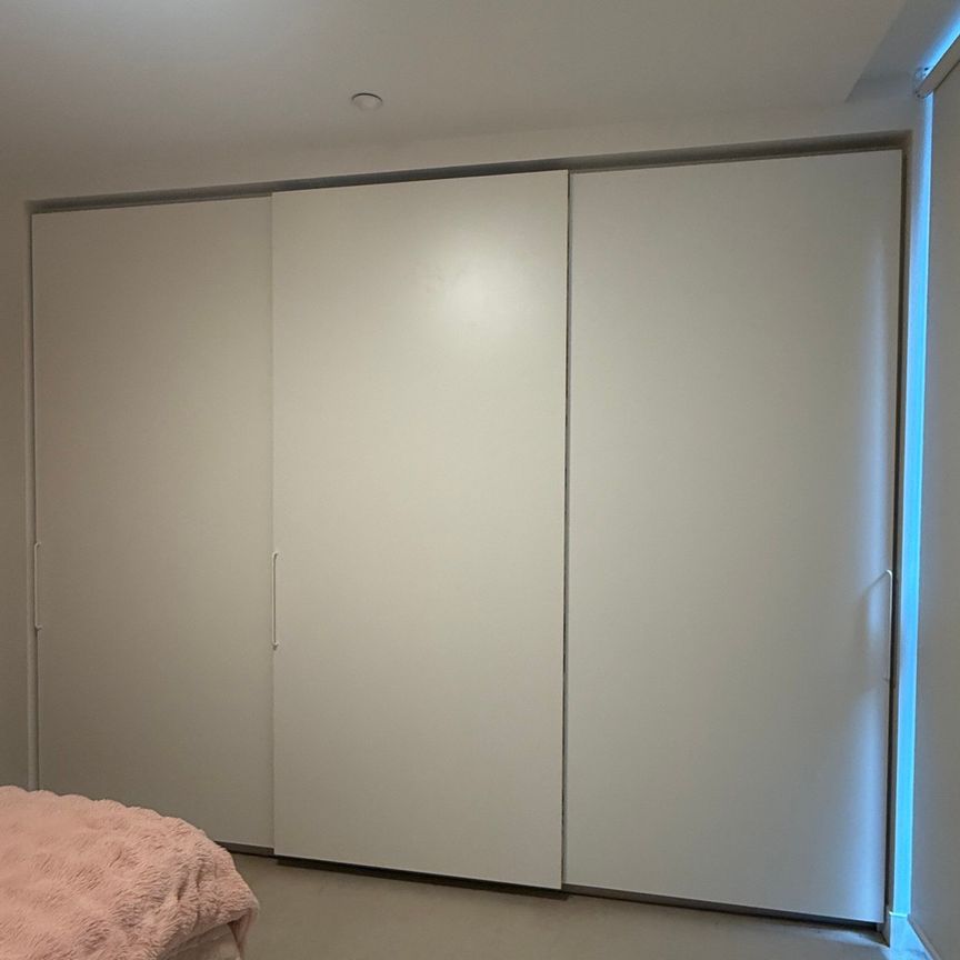 St Kilda Road - Photo 1