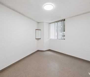 Character-Filled 2 Bedroom Unit - Photo 4