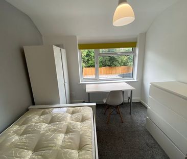 Rolleston Drive Lenton, Nottingham - Photo 2