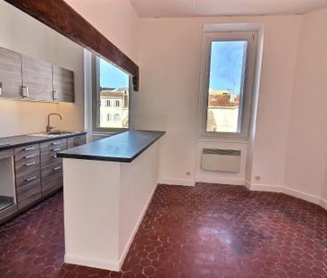 MARSEILLE 13005. CHAVE/CAMAS. Appartement en duplex de 55² + terrasse - Photo 2