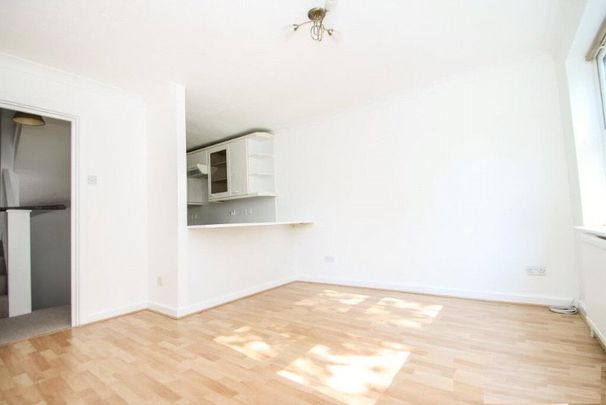 Saville Row, Bromley, BR2 7DX - Photo 1