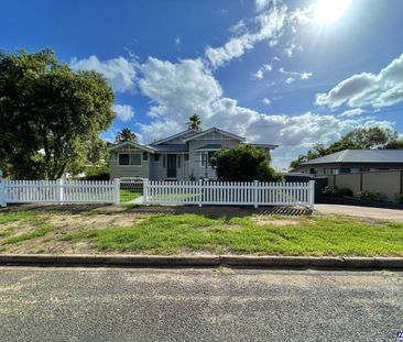 This impeccably presented and unique home will impress! - Photo 1