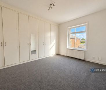 2 bedroom end of terrace house to rent - Photo 3
