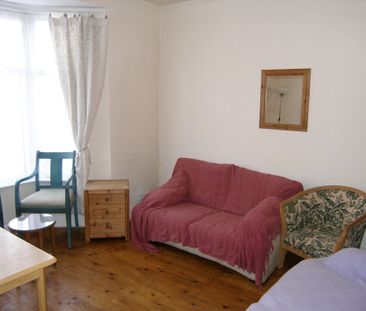 5 Bed Student Accommodation - Photo 1