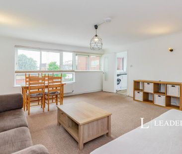 2 bedroom flat to rent - Photo 1