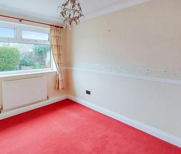 2 bedroom semi-detached bungalow to rent - Photo 6