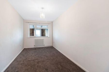 2 bedroom semi-detached bungalow to rent - Photo 4