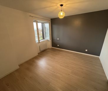 Location Appartement 3 pièces 67m² FLAVIN 12450 - Photo 2