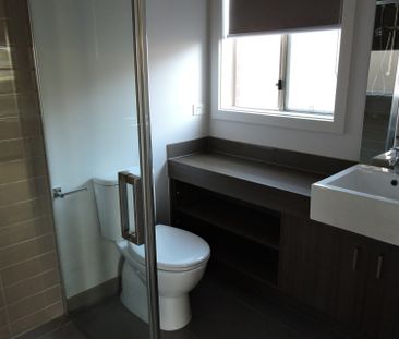 3 Dodge Terrace, Cranbourne East VIC - Photo 6