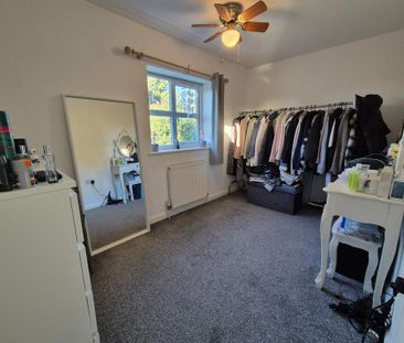 2 bedroom semi-detached house to rent - Photo 2