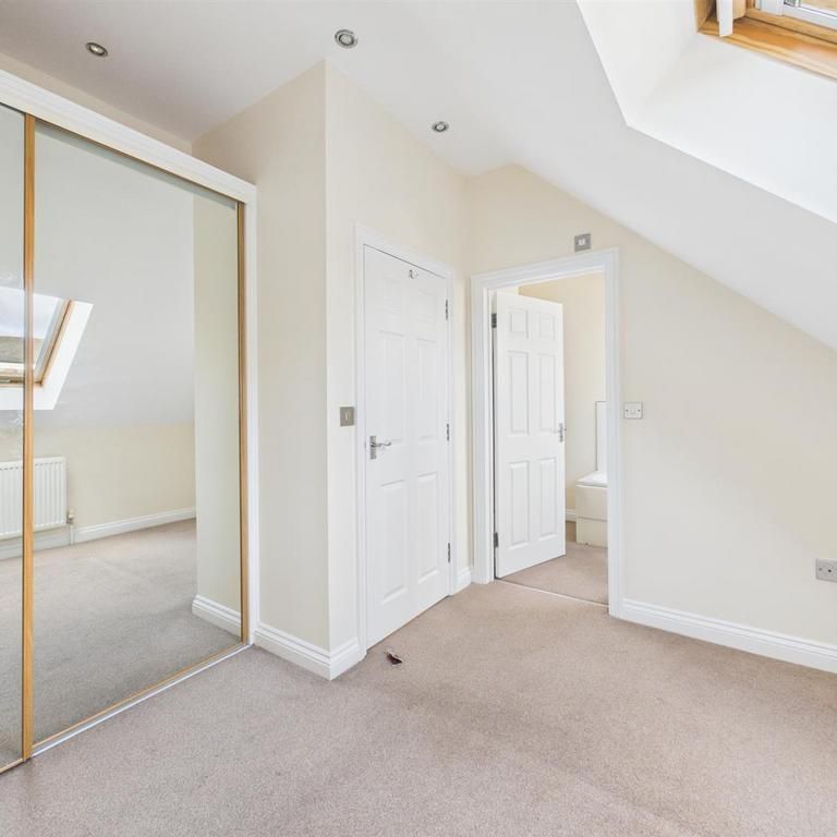 2 bedroom townhouse to rent - Photo 1