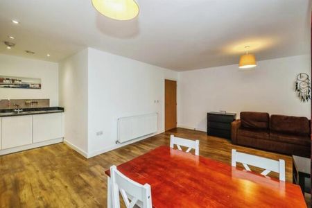 Cross Street - Photo 2