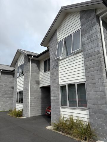 Brand New Studio Townhouse – Fully Furnished & All Utilities Included! - Photo 5