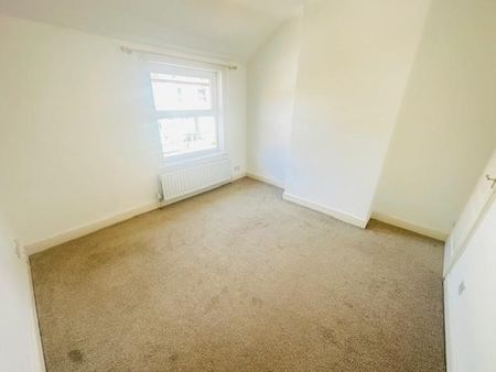 2 bedroom end of terrace house to rent - Photo 4