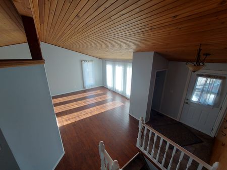 Perfect Family Home with Bonus Space in Normandeau - Photo 5