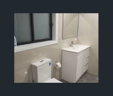 Two bedroom unit for rent in Gladstone Park - utility bills included - Photo 4
